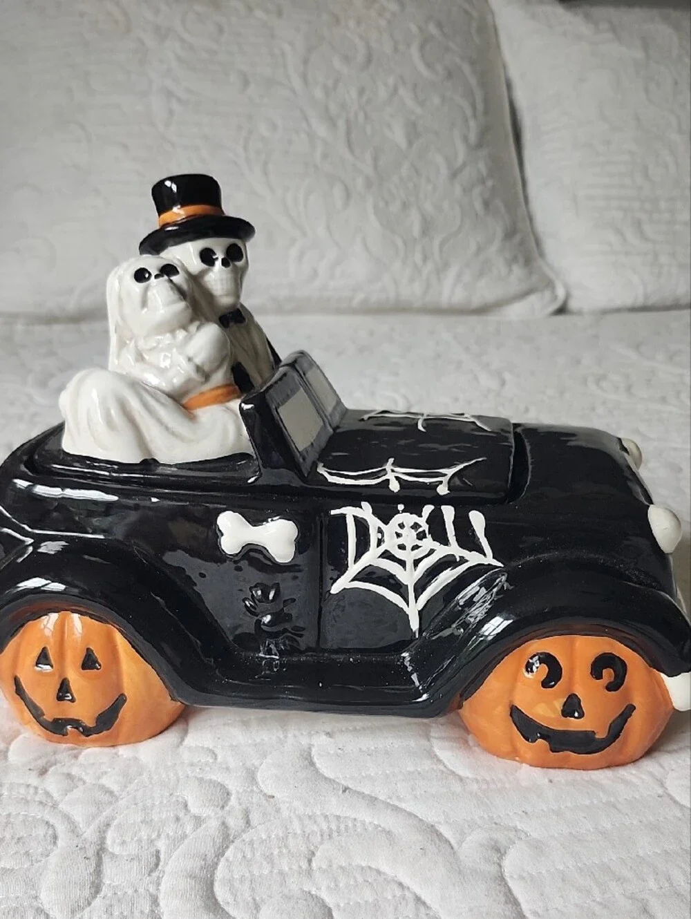 Halloween Ceramic Ghost Couple Car Figurine - Black and Orange